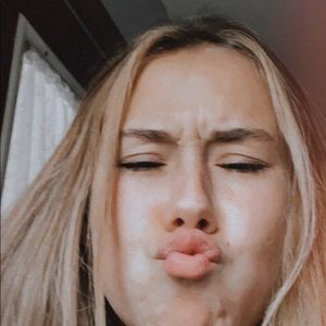 Meet your Posher, Jocelynn